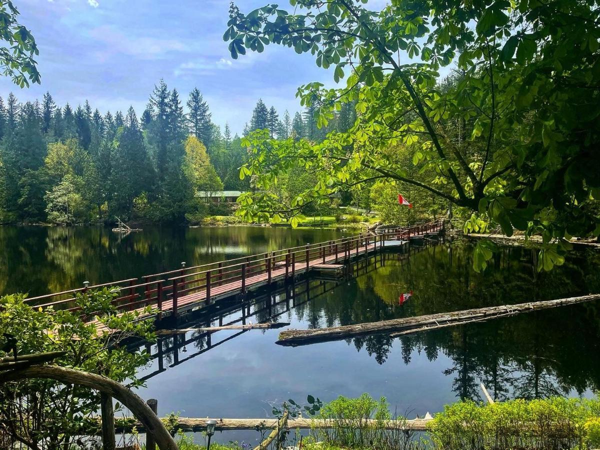 红宝石湖度假酒店 Madeira Park 外观 照片